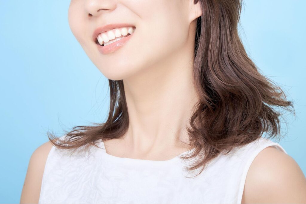 セラミック 前歯 値段