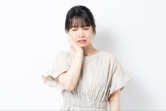 虫歯　 顎が痛い